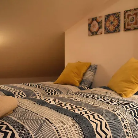 Villa Ericeira Homestay *